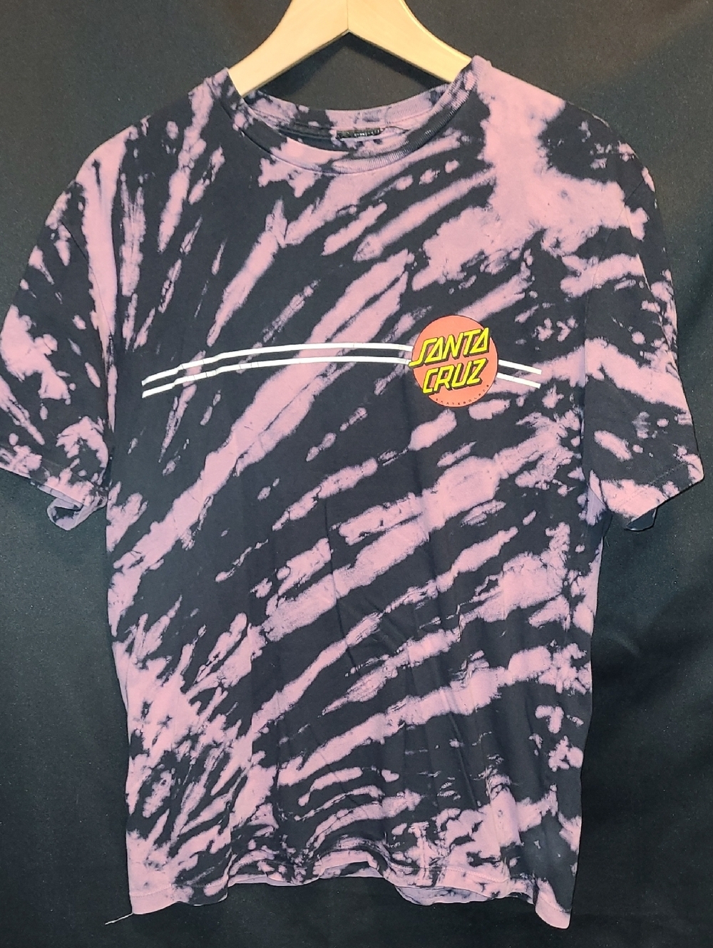 Santa Cruz Pink & Black Tie-Dye Tee SIZE MED? ( SEE MEASUREMENTS)